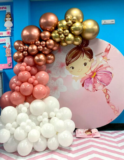 Decoración con globos cumple de niña