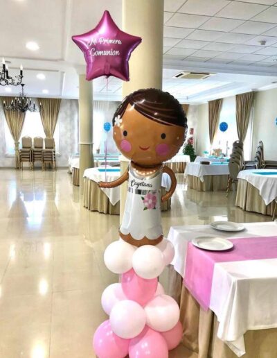 Muñeca de comunión con Globos